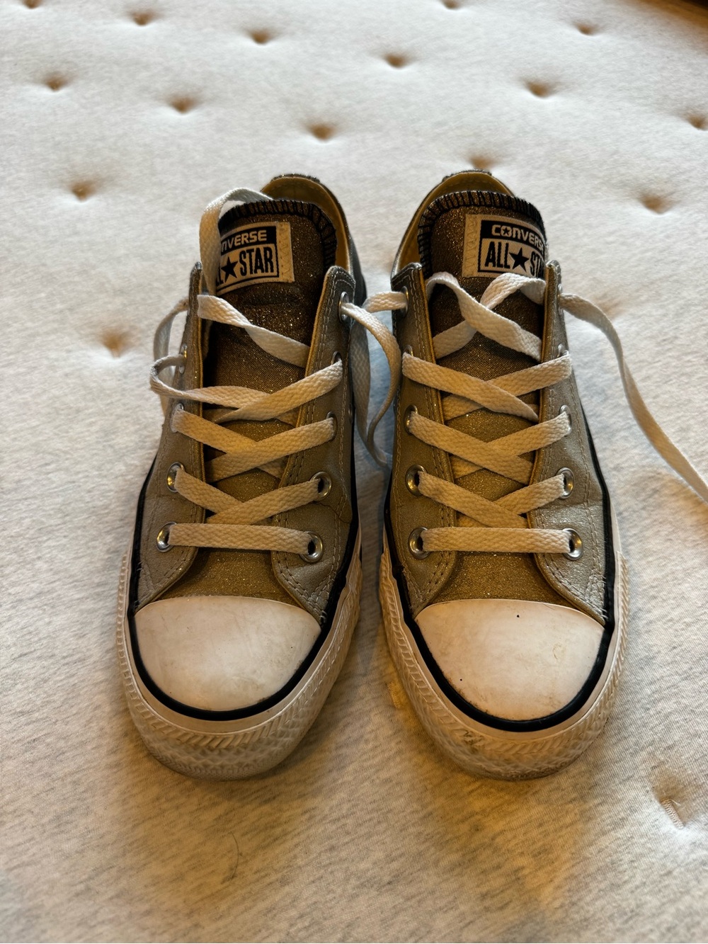 Converse Low Top Sneakers Glitter ombré black to silver size 6